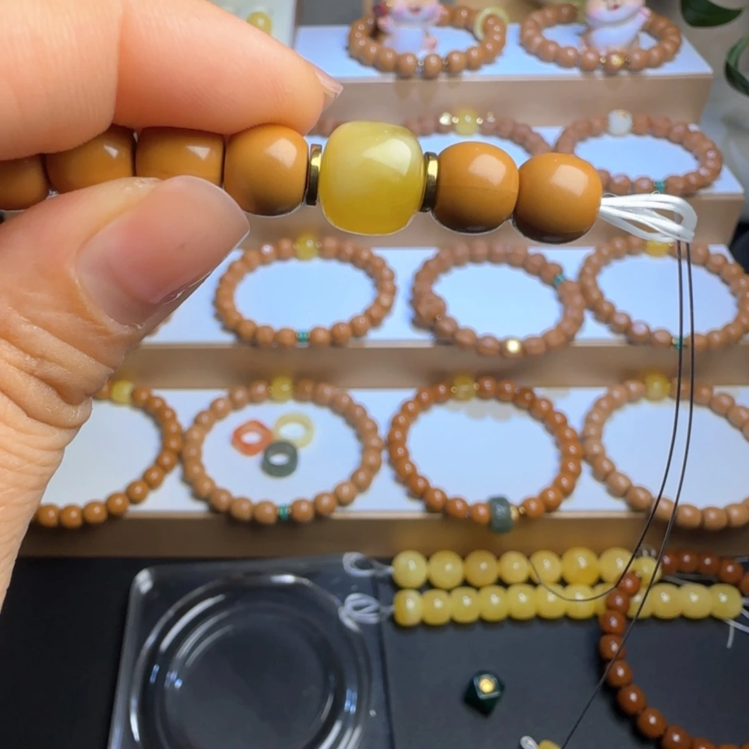 猴头核桃手串配饰蜡11