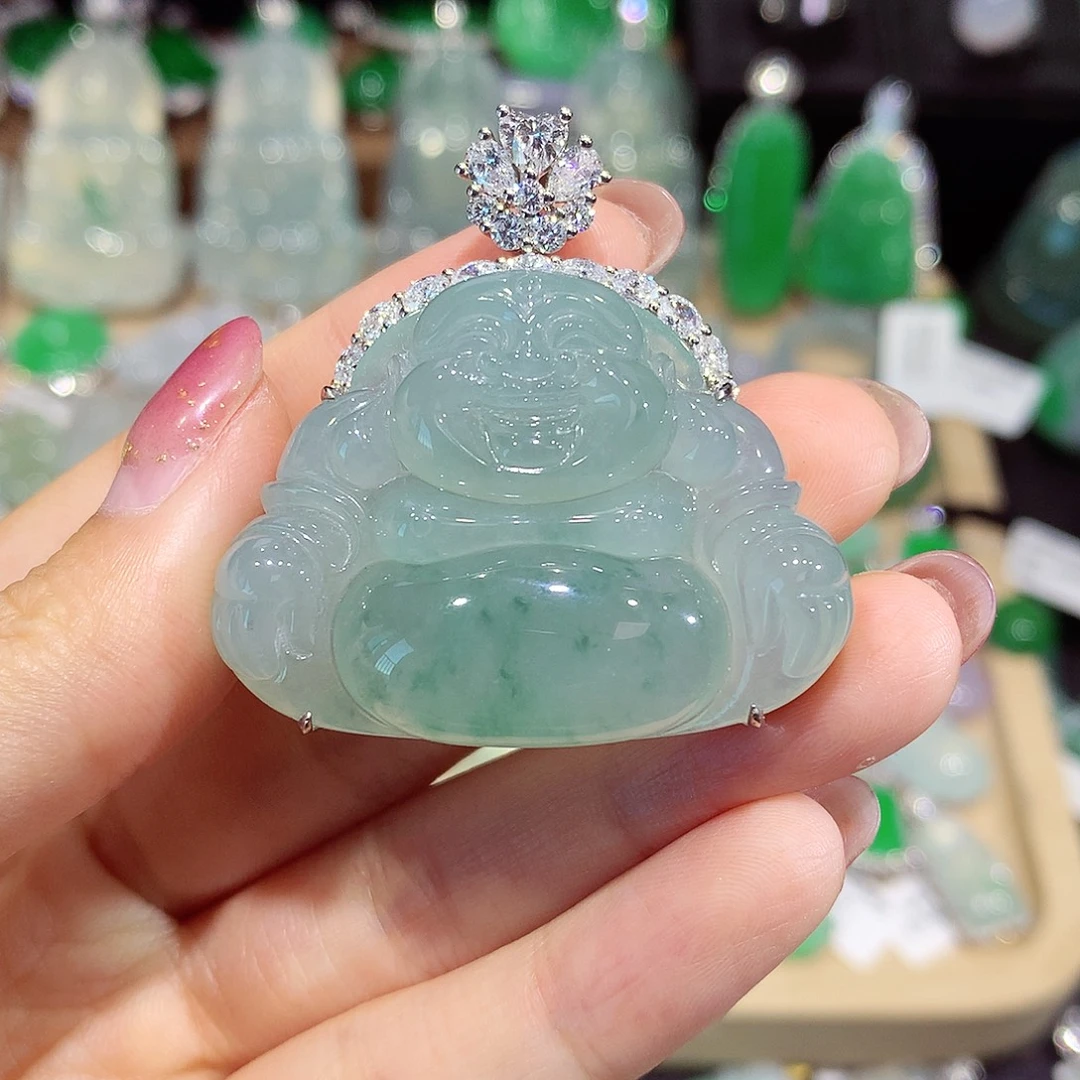 颈饰18K金镶嵌翡翠佛