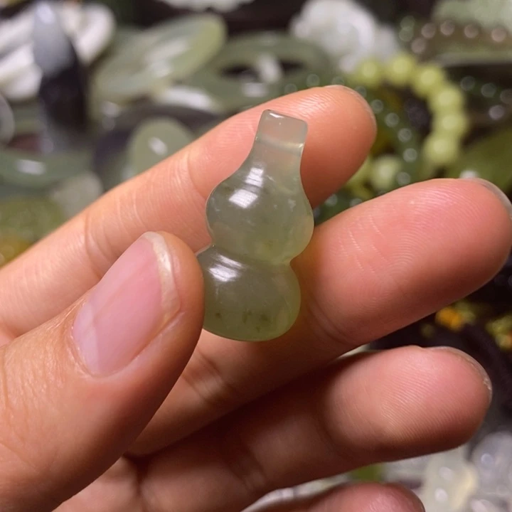 岫玉岫玉颈饰未镶嵌