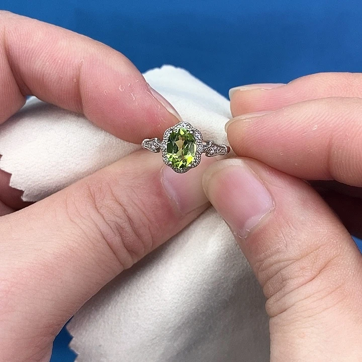 橄榄石戒指银S925镶嵌微***?