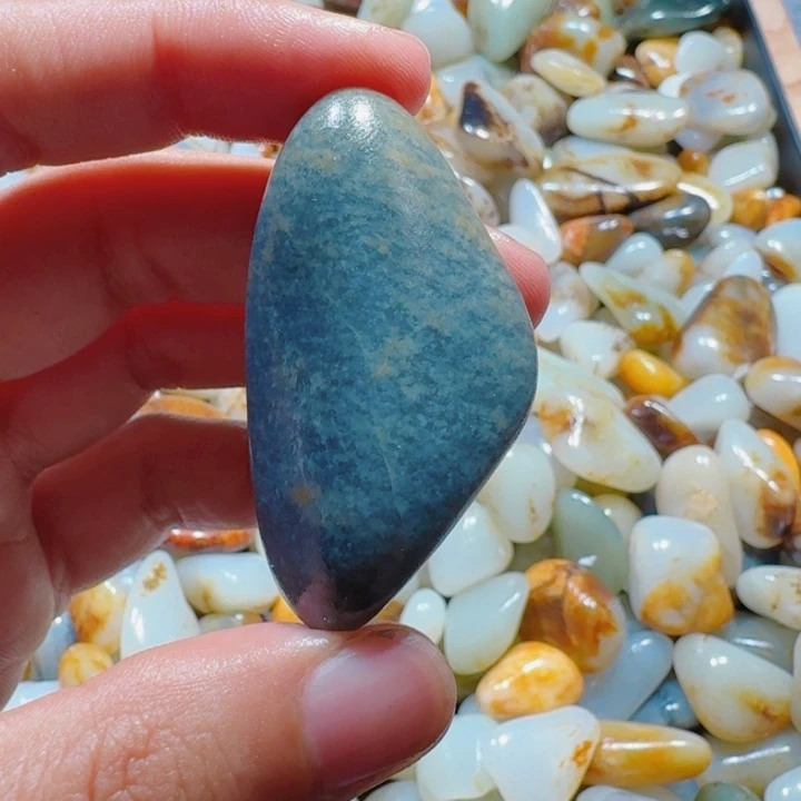 和田玉未镶嵌颈饰31克