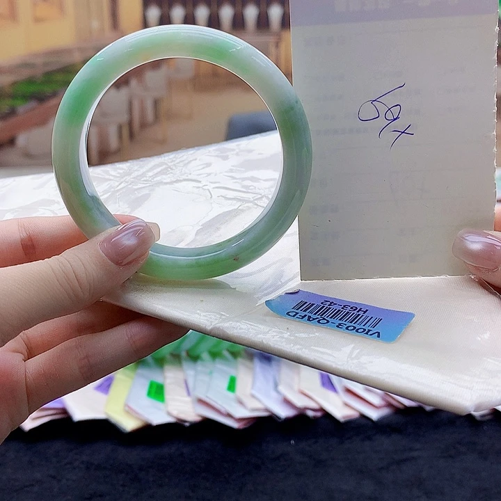 翡翠手镯未镶嵌hhh