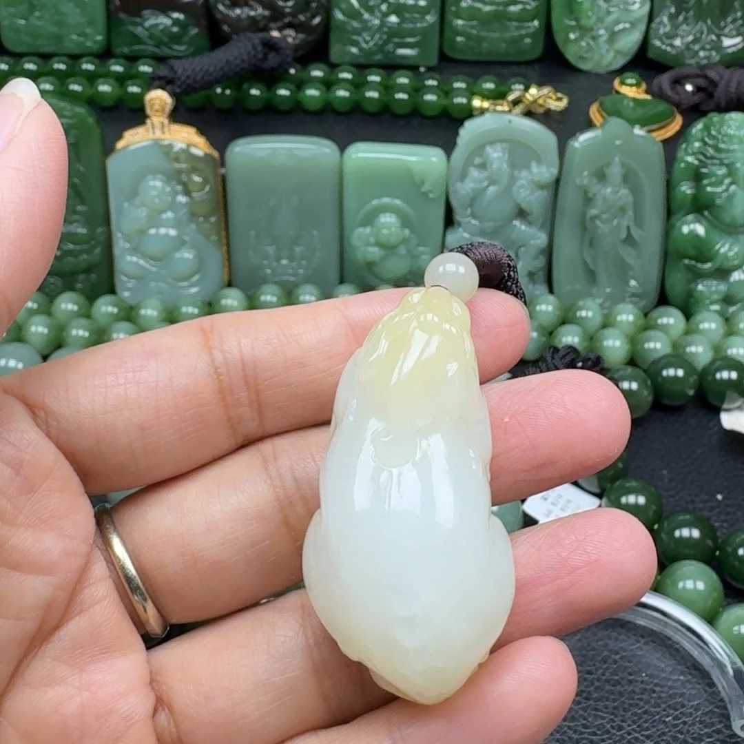 和田玉未镶嵌颈饰