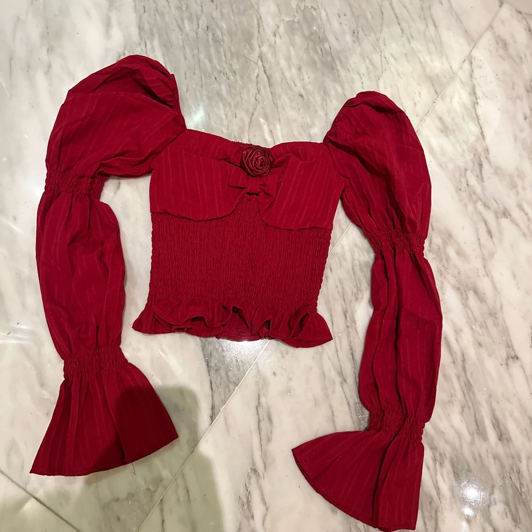 大气元（上衣）玫瑰花喇叭袖上衣