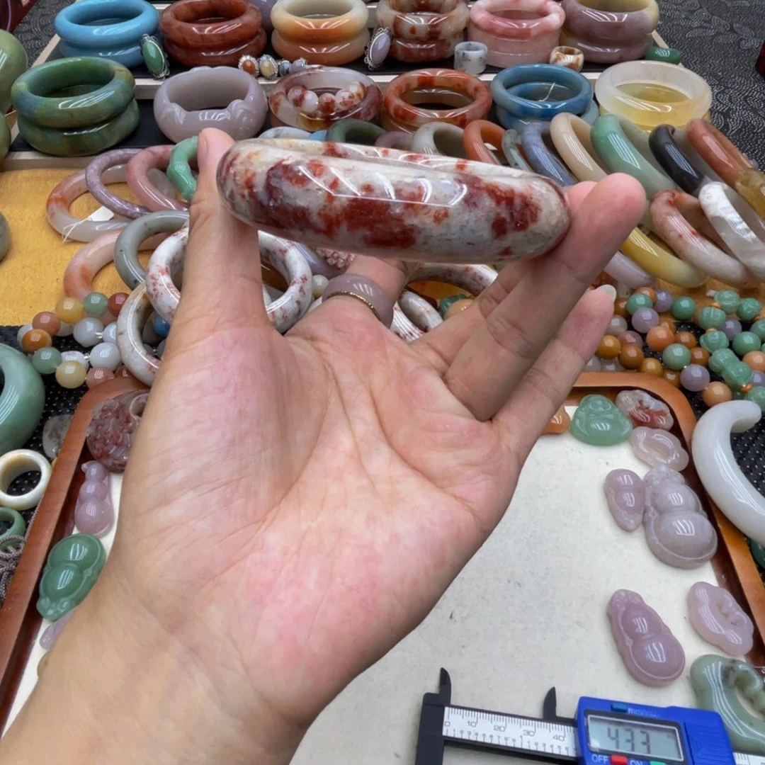 未镶嵌圈口58石英质玉