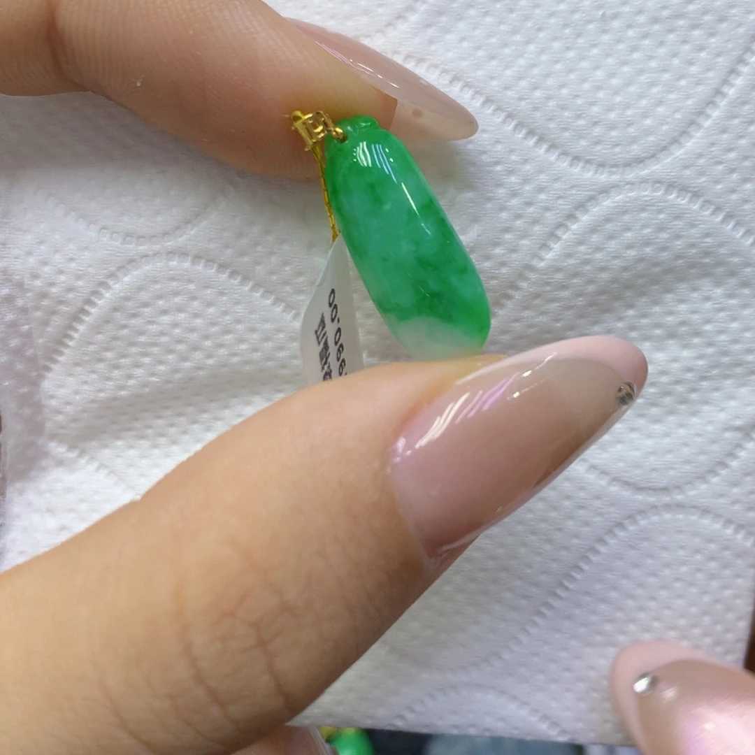 颈饰18K金镶嵌翡翠