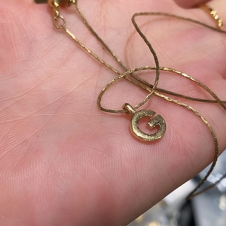 丽***雨中古香水沐浴露持久留香