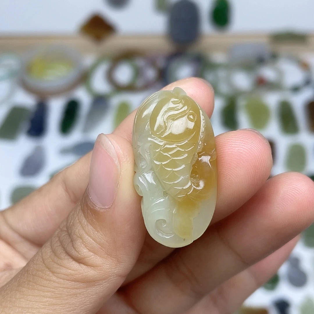 颈饰未镶嵌和田玉（糖玉）