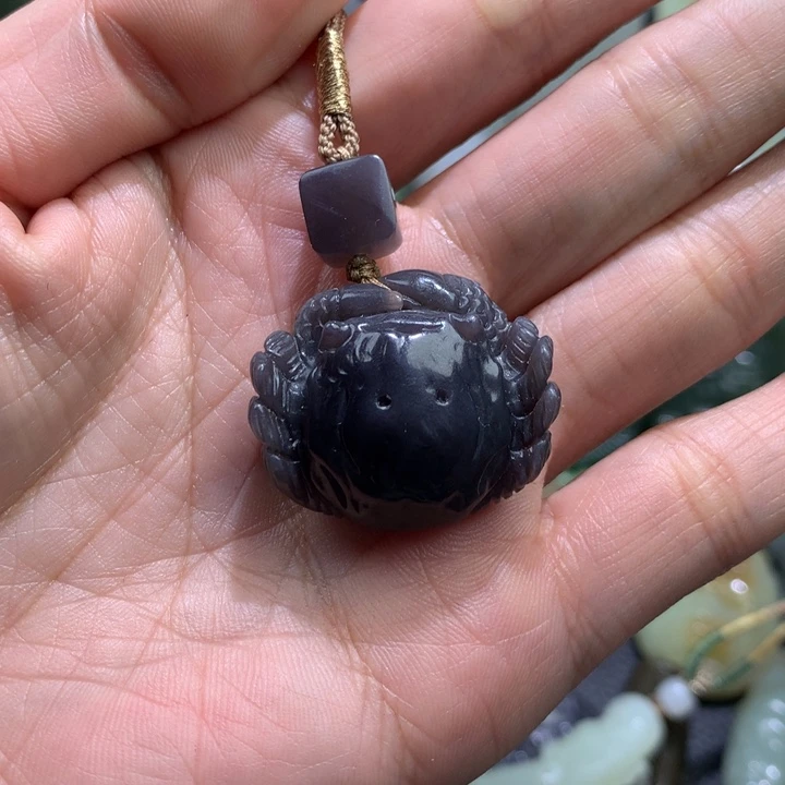 和田玉颈饰未镶嵌光**带