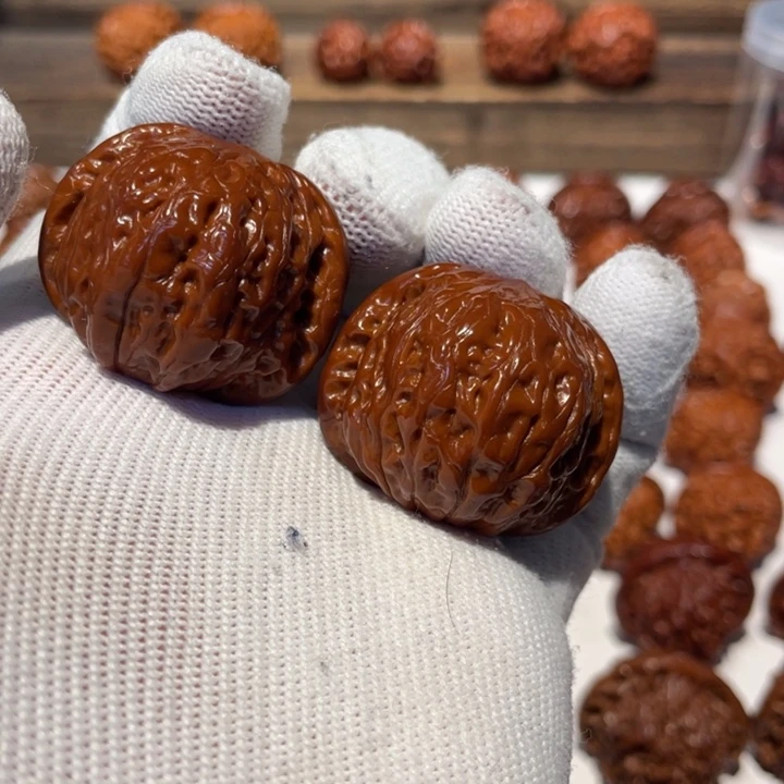 文玩核桃吊坠铁锤500.38.05