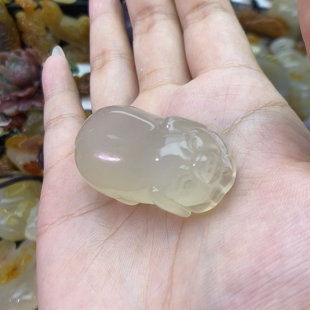 汪***汪玛瑙/玉髓未镶嵌颈饰