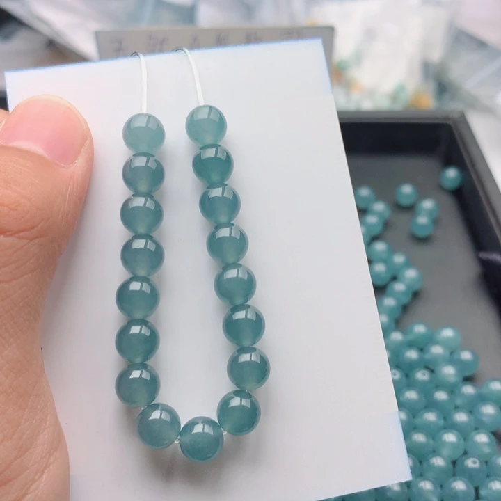 用***_翡翠未镶嵌手链多样性