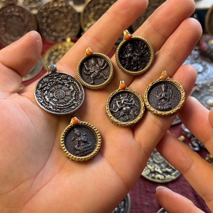 黑***部泥塑小元非常完美