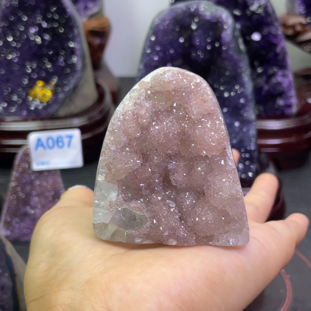 爱***渝未镶嵌紫晶大型摆件（非配饰）