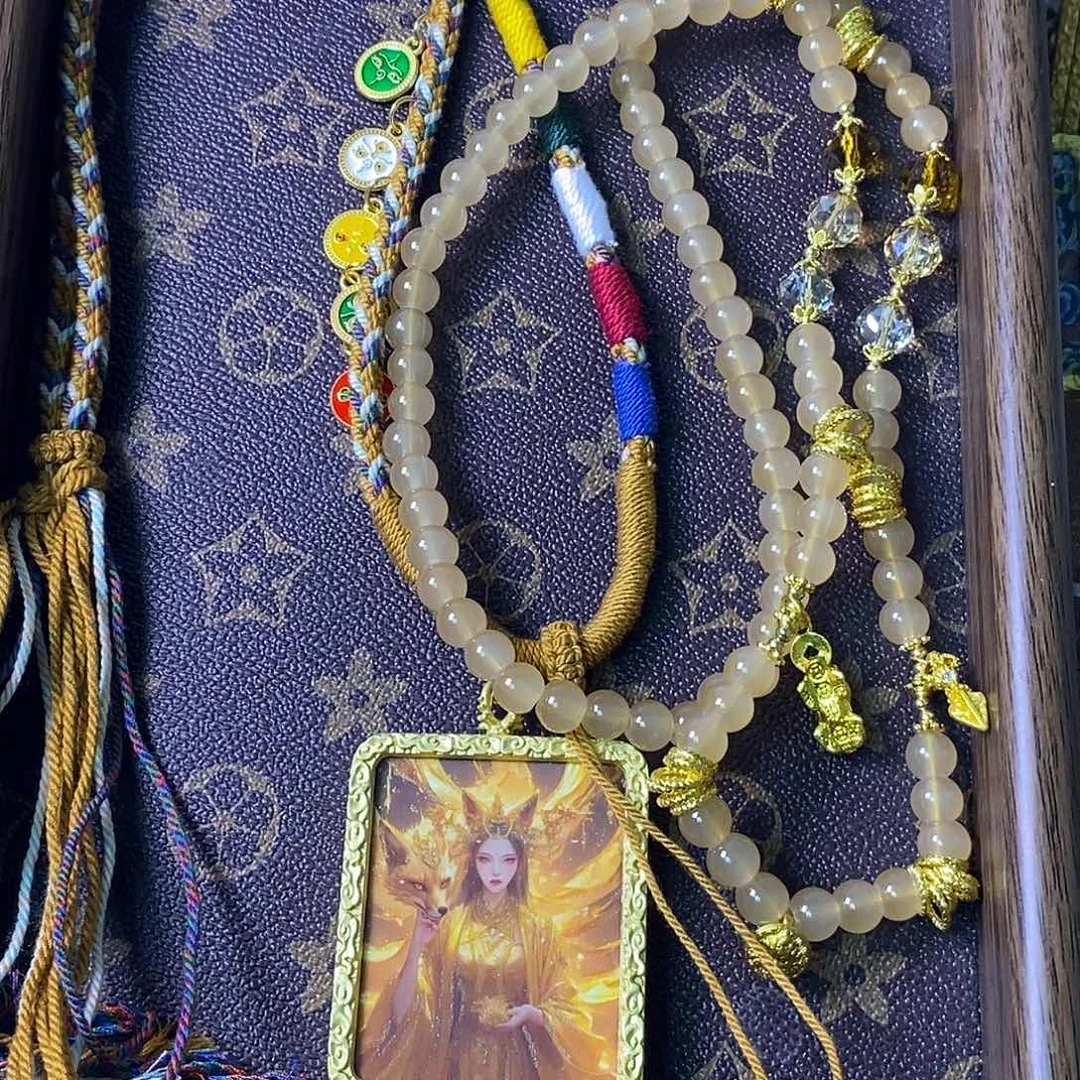 吊坠黄狐娘娘唐卡