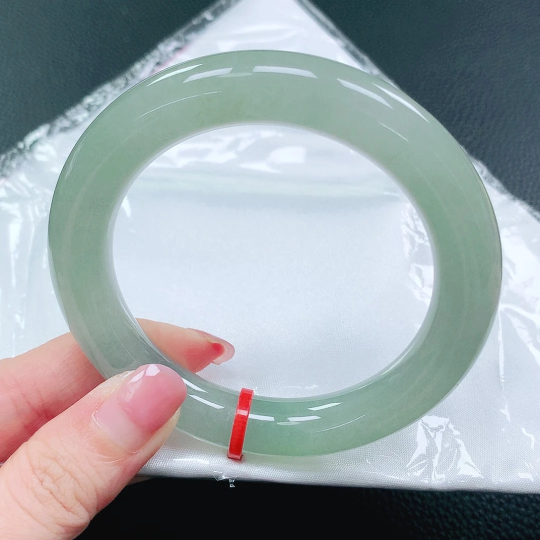 翡翠手镯未镶嵌57圈