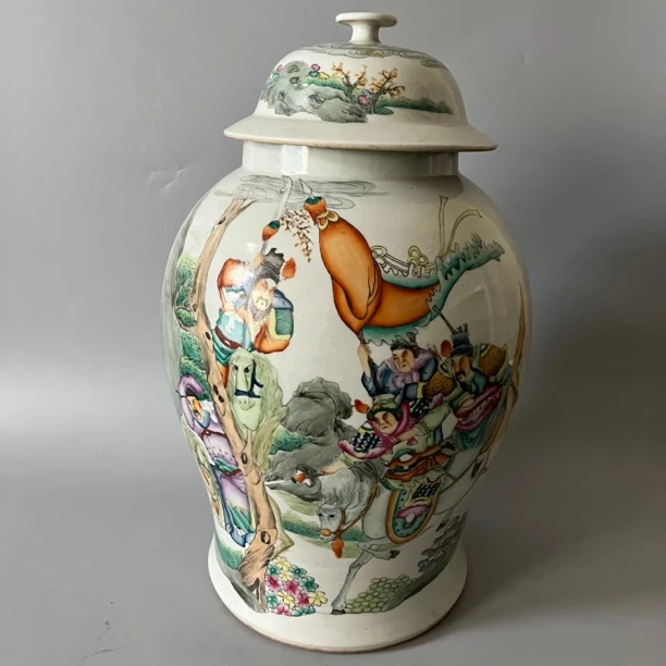 1135 民 粉彩人物将军罐一对