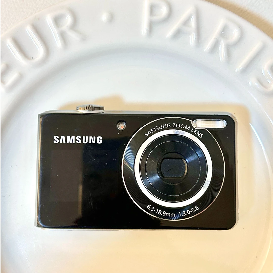 9新 Samsung/三星 PL100 热门黑色双面屏可自拍 1200w像素3倍变焦