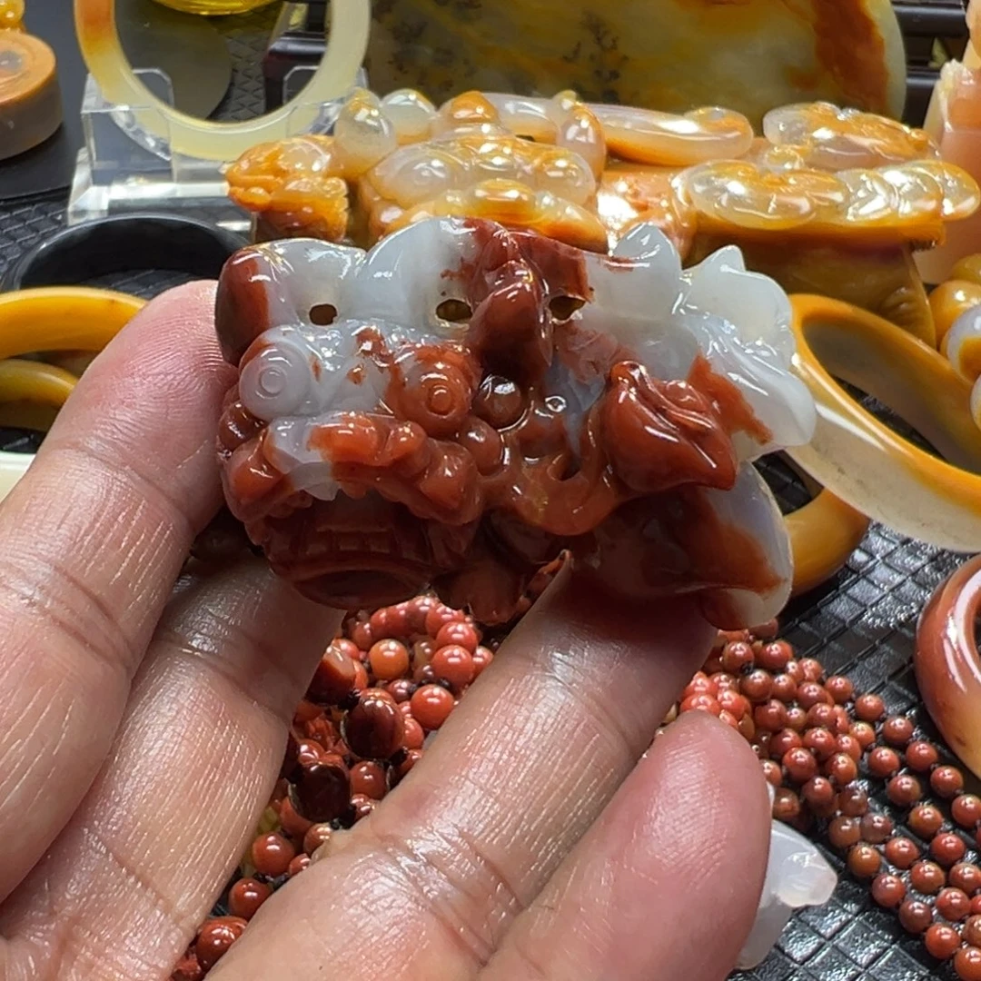 石英质玉未镶嵌颈饰