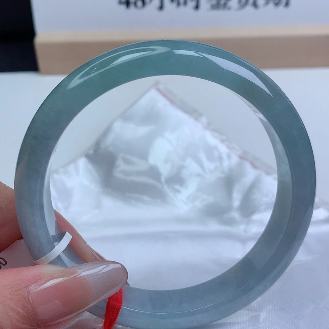 翡翠手镯未镶嵌62圈口