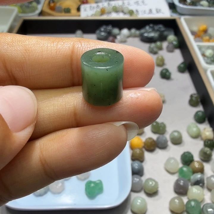未镶嵌和田玉珠宝半成品