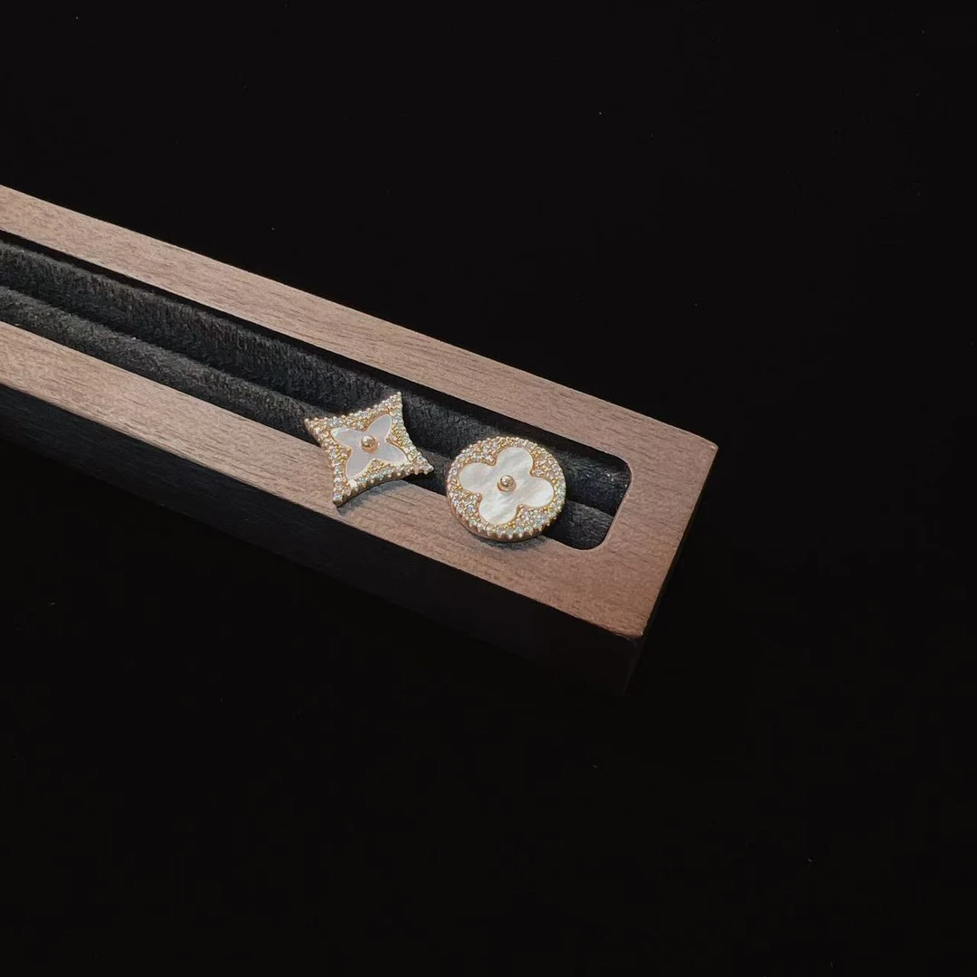 铜合金耳饰 【Shine四叶草AB款】B041 轻奢甜美耳饰