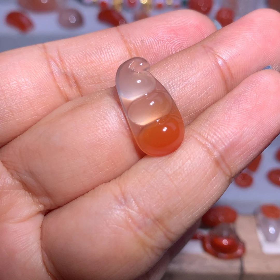 未镶嵌福豆侧挂南红玛瑙冰飘