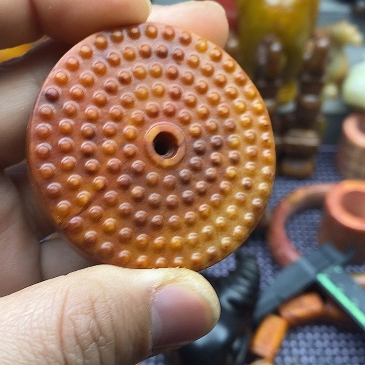 未镶嵌蛇纹石玉颈饰