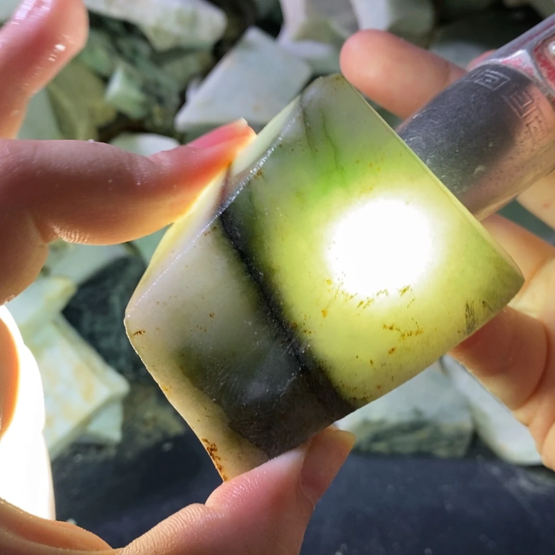 颈饰未镶嵌翡翠天然翡翠