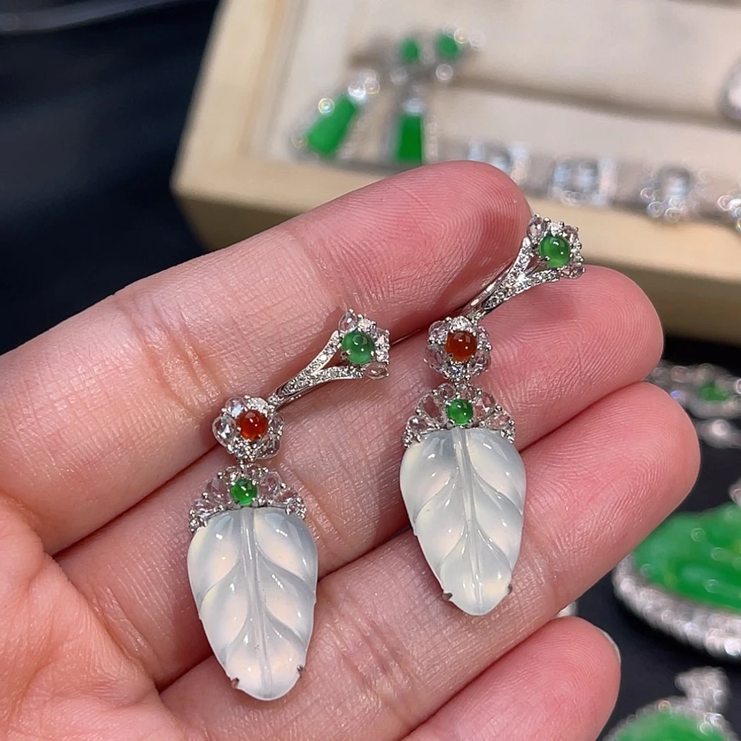 翡翠18K金镶嵌耳饰叶子