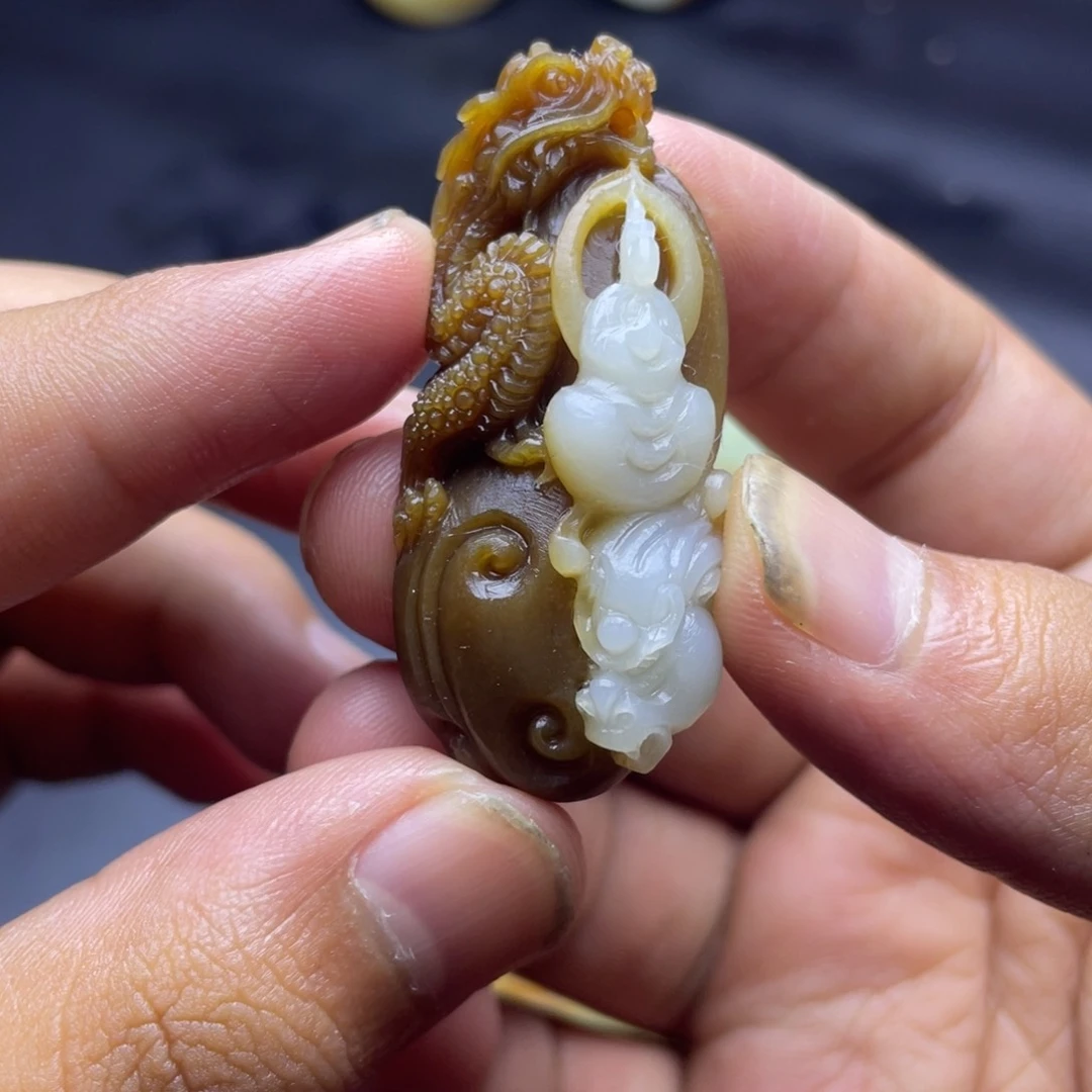 和田玉（糖玉）未镶嵌挂件