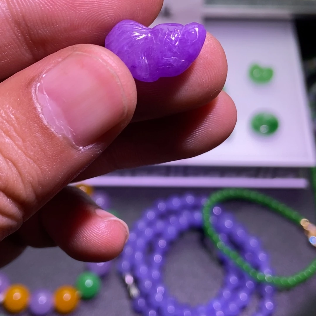 翡翠未镶嵌颈饰吊坠