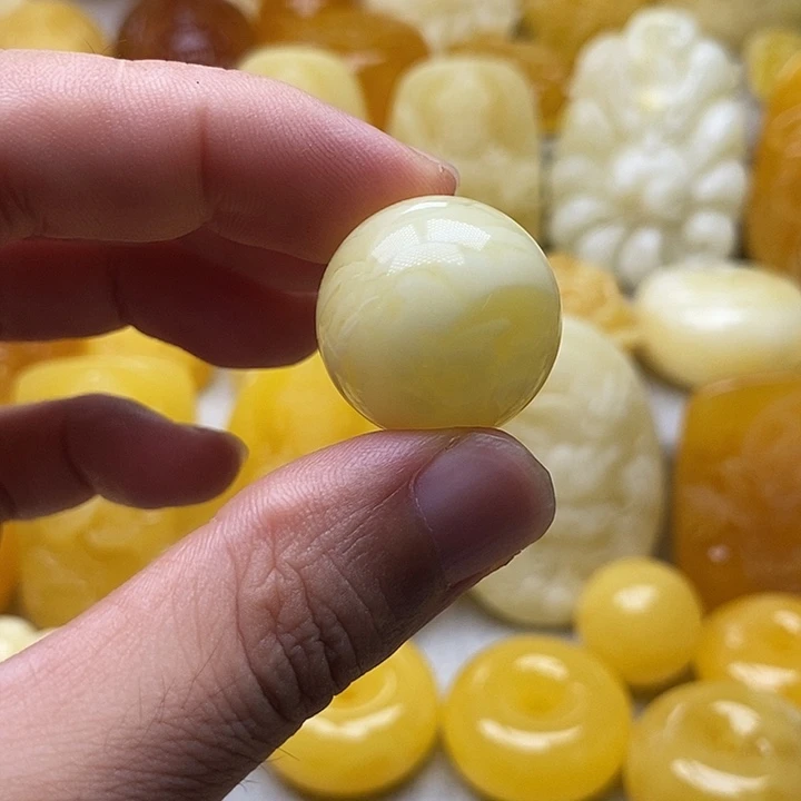 琥珀颈饰未镶嵌琥珀蜜蜡吊坠