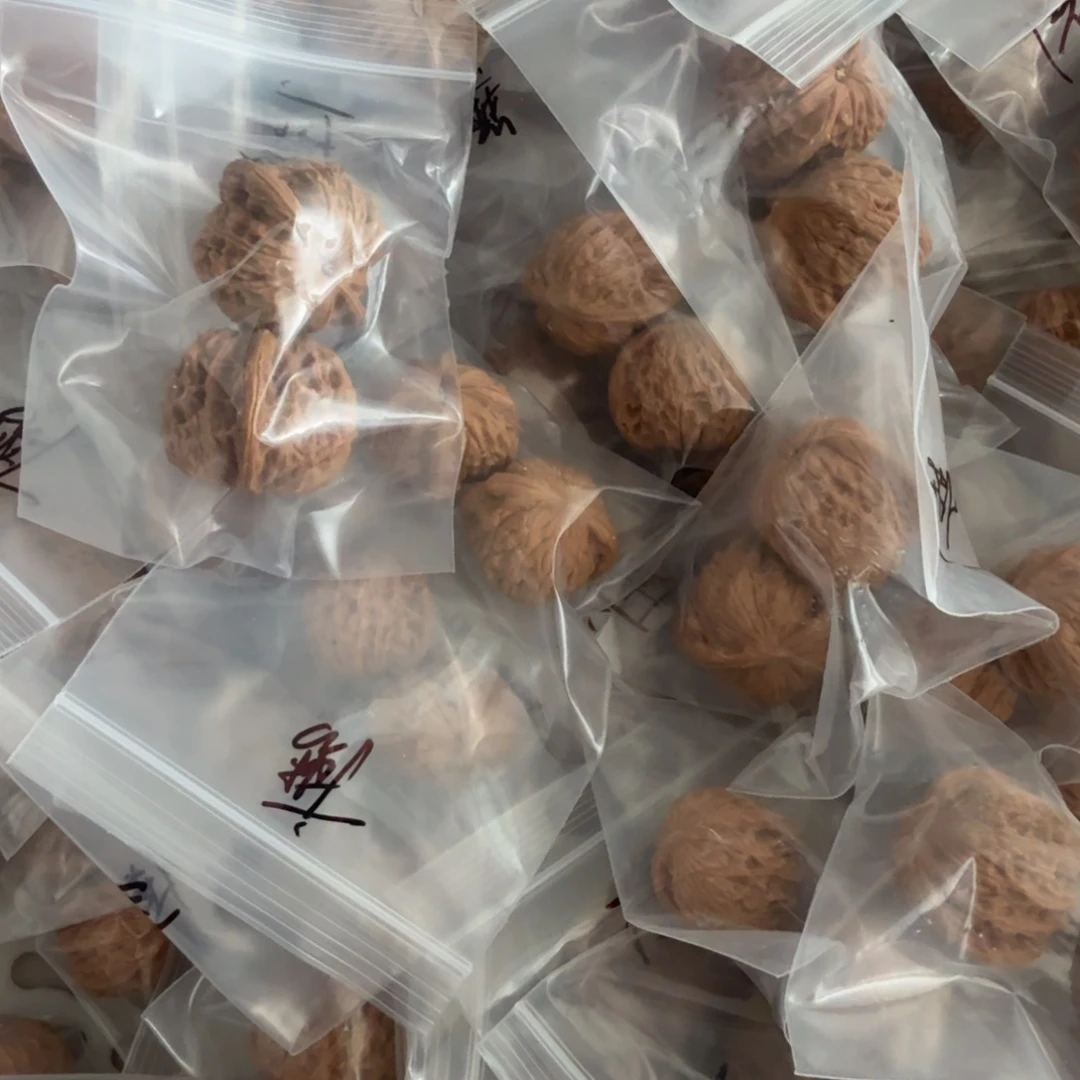 文玩核桃吊坠好山地磨
