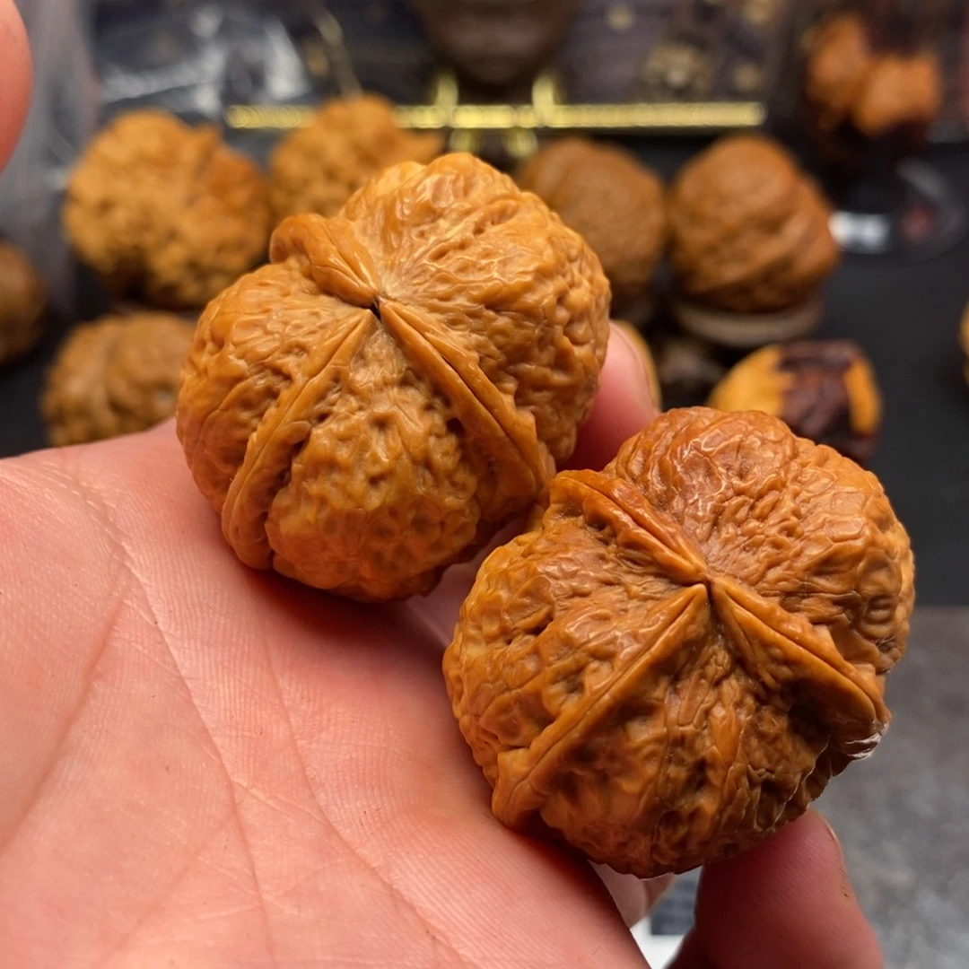 把件文玩核桃七星纹三愣