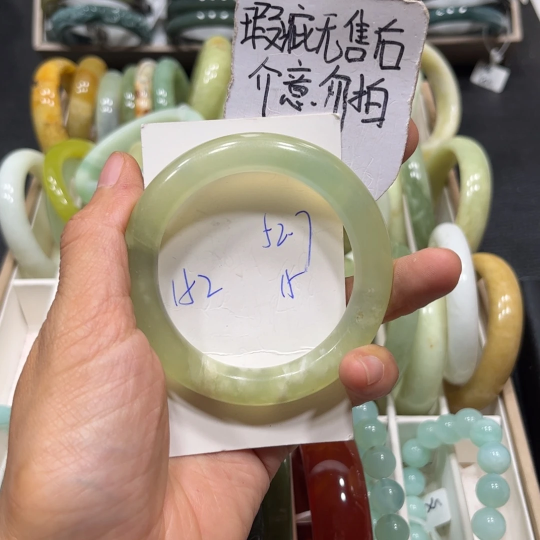 未镶嵌蛇纹石玉手镯