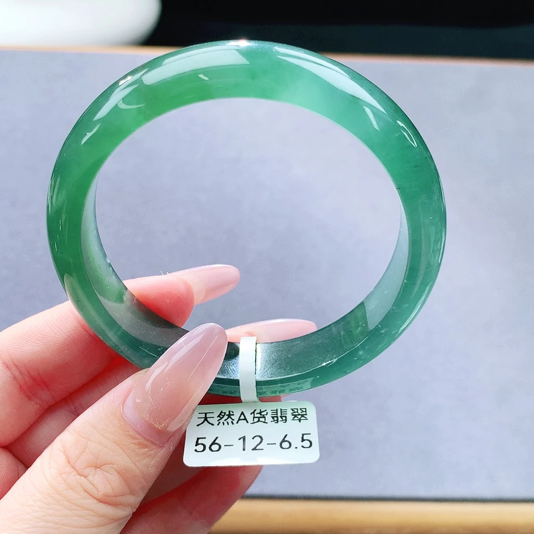 未镶嵌手镯（圆镯）翡翠
