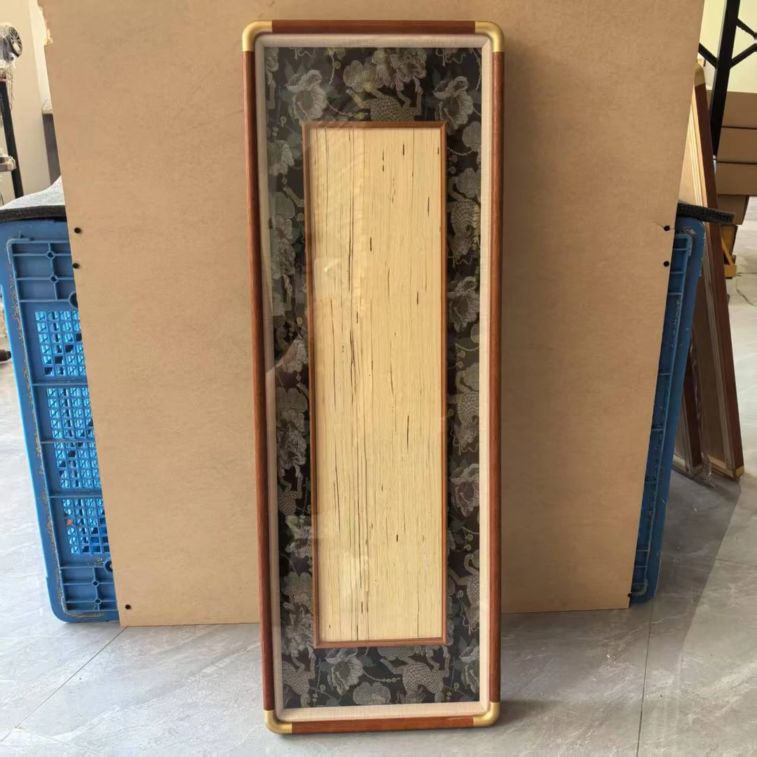 到手两个【国色天麟锦30*90框中框内空17*68】仿铜角弹珠画框