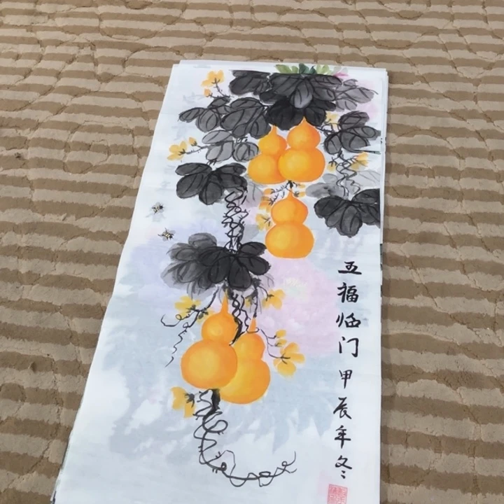 国画花鸟的翅膀是一个巨大的蝴蝶结