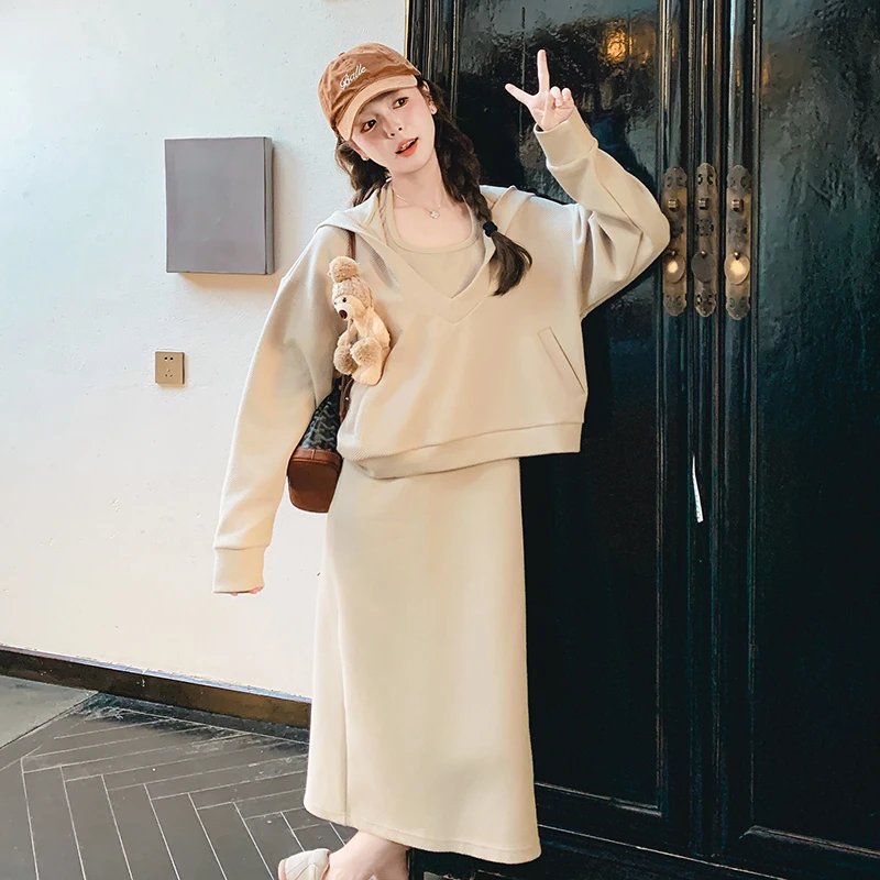 早春穿搭卫衣套装裙女2025春季新款韩版气质休闲挂脖吊带裙两件套