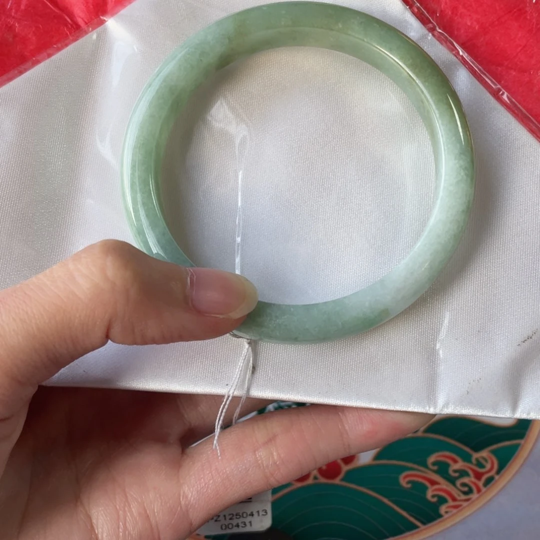 B***呀翡翠手镯未镶嵌翡翠手镯6