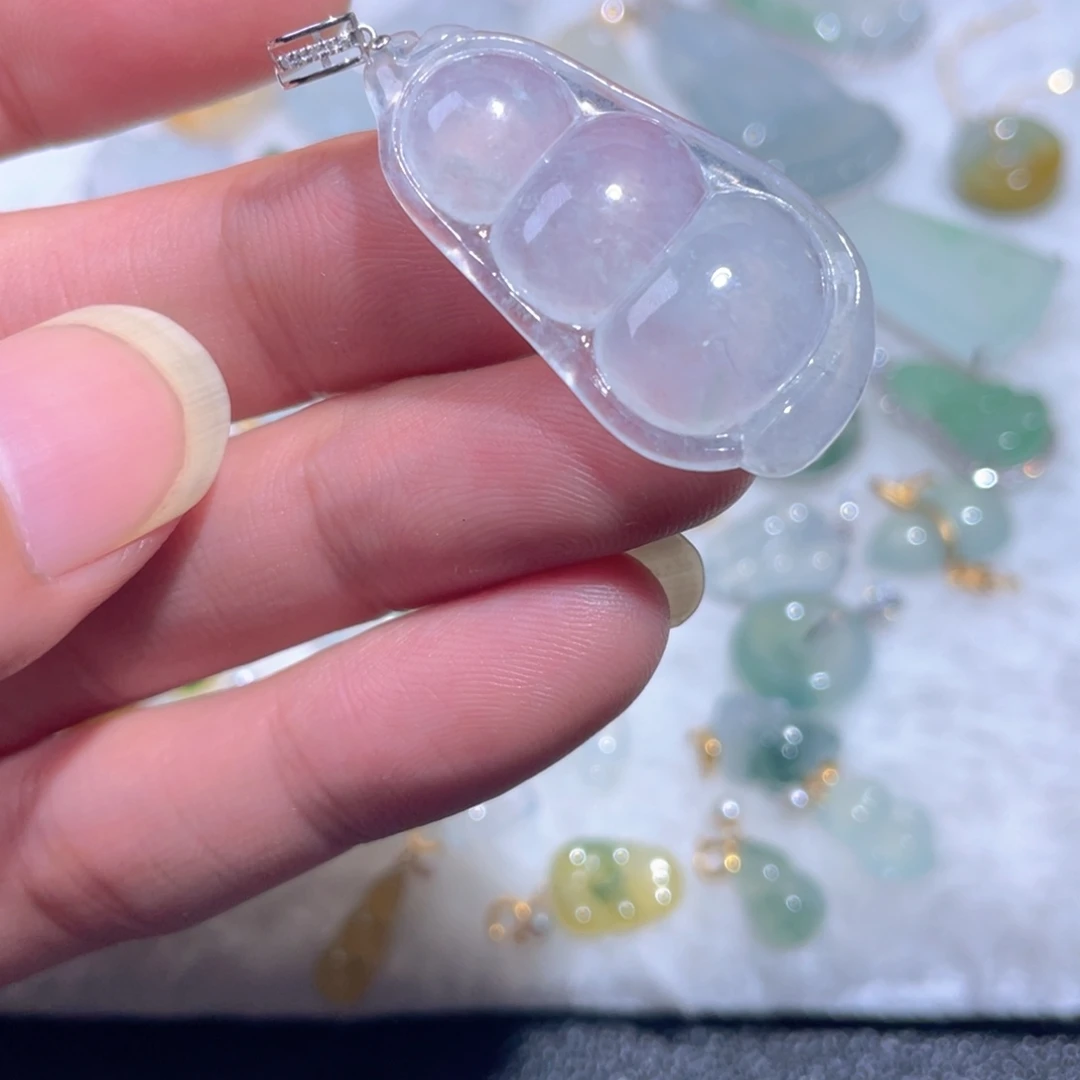 翡翠18K金镶嵌颈饰翡翠