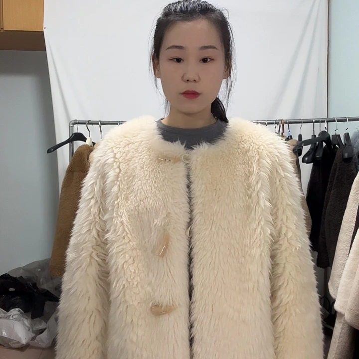 圆领长毛西班牙拉贡微瑕