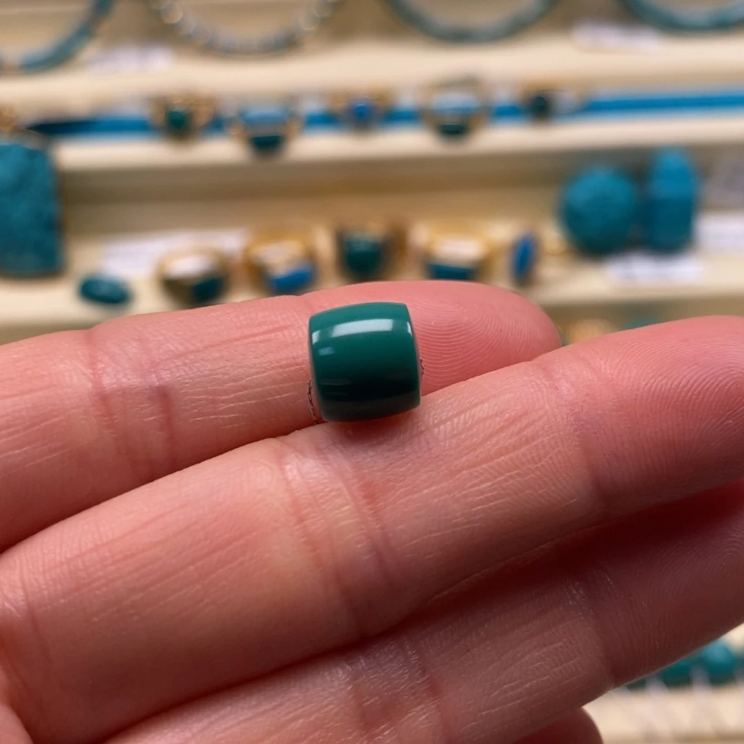 绿松石未镶嵌珠宝奇石直径8.8×8.2高桩直切