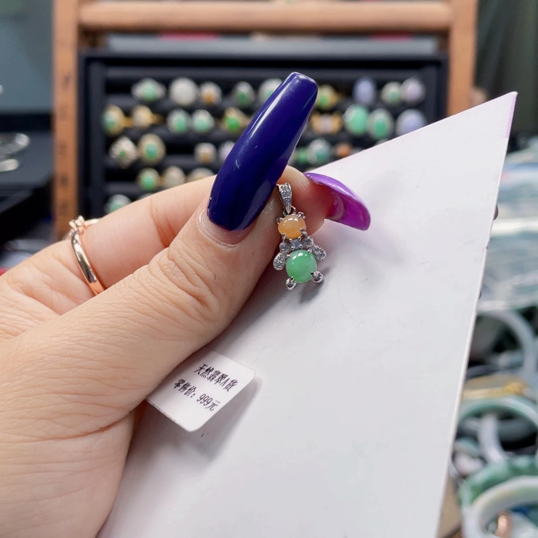 翡翠未镶嵌颈饰天然翡翠Ａ货