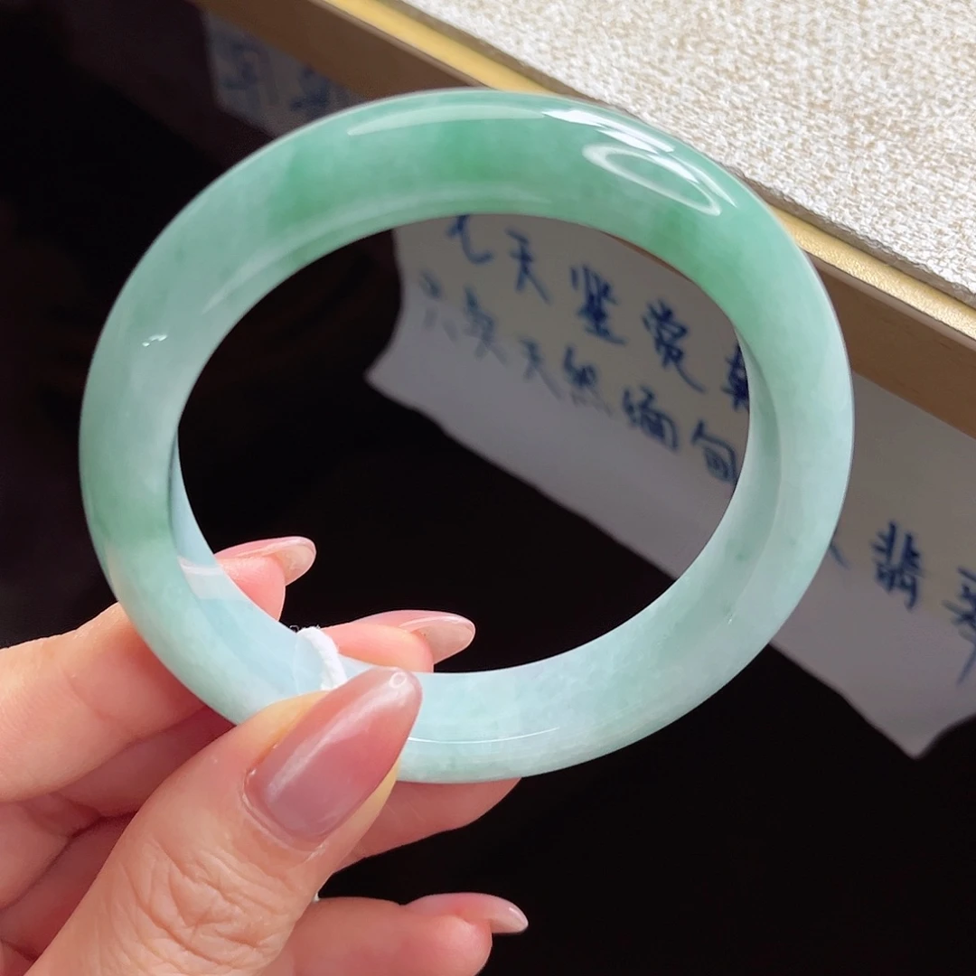翡翠未镶嵌手镯手镯