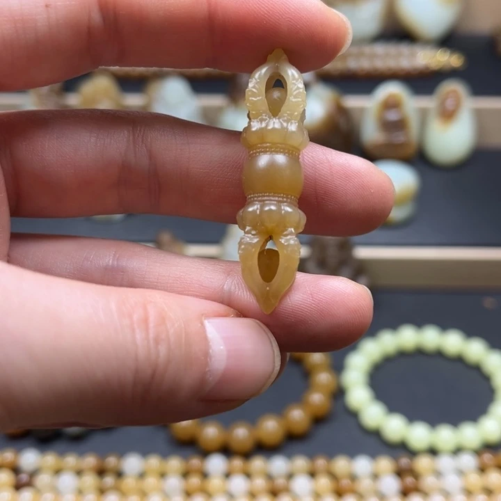 和田玉（糖玉）未镶嵌颈饰