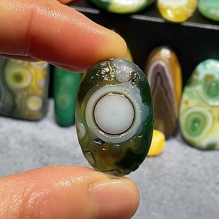 玛瑙/玉髓未镶嵌珠宝奇石