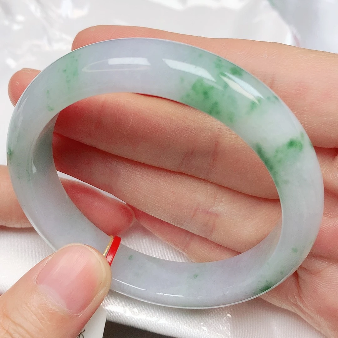 翡翠手镯未镶嵌抖音556