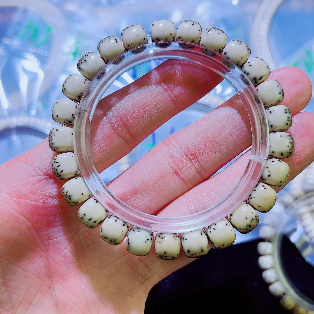 星月菩提吊坠绿背河豚